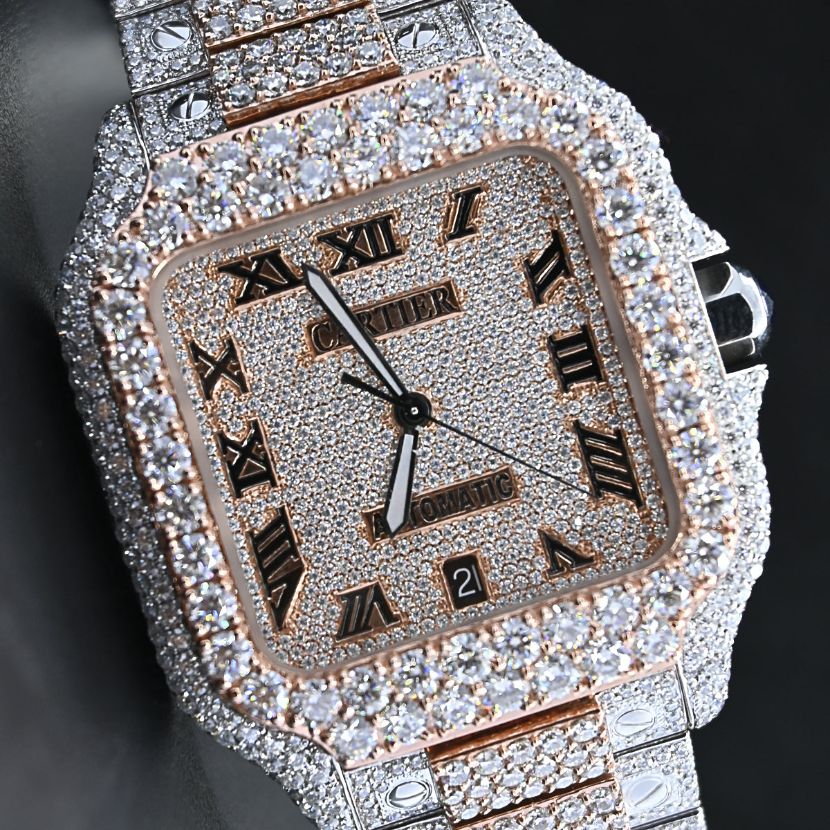 Rehan Jewels Cartier Swiss Eta Automatic Movement Full Ice Out in oro rosa con diamanti VVS Moissanite e pezzi centrali alti, cintura e lunetta 