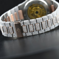 Rehan Jewels Patek Philippe Skeleton Swiss Eta Automatic Movement Orologio con diamanti VVS Moissanite bicolore 
